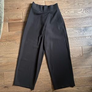 Lululemon With The Flow Pant
Black